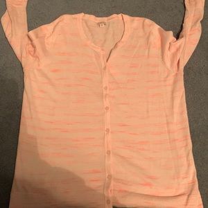 I am selling a Merona sweater  and it’s pink and white